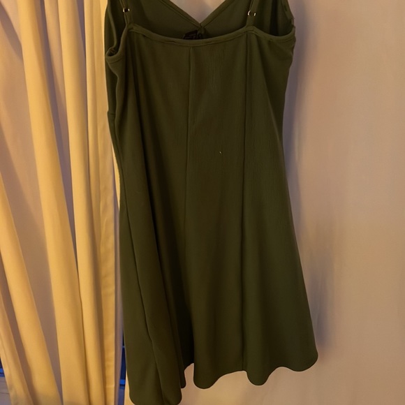 Forever 21 dress. Mini dress. Dark green. So cute. Worn before. Great summer fit - Picture 3 of 4